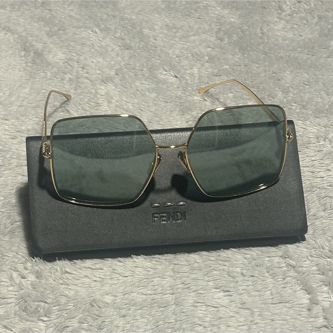 Fendi Women’s Geometric Sunglasses Gold Metal Frame Green Tinted Glass Lens