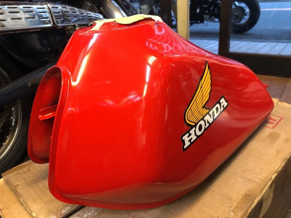 超级罕见 NOS 82-83 HONDA XL250 XL250R 原始设备制造商燃气油箱带盒 — 第 4/4 张图片