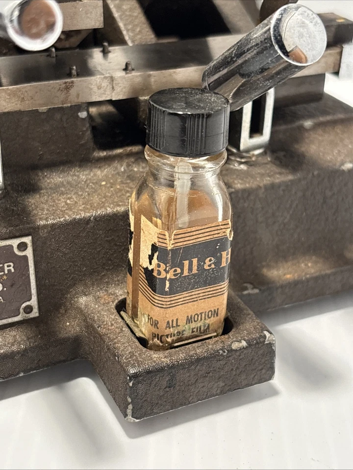 BELL & HOWELL 16-8  FILMO-PRO SPLICER B&H Part #80701 for 16mm & Super 16mm Film - Image 3 of 4