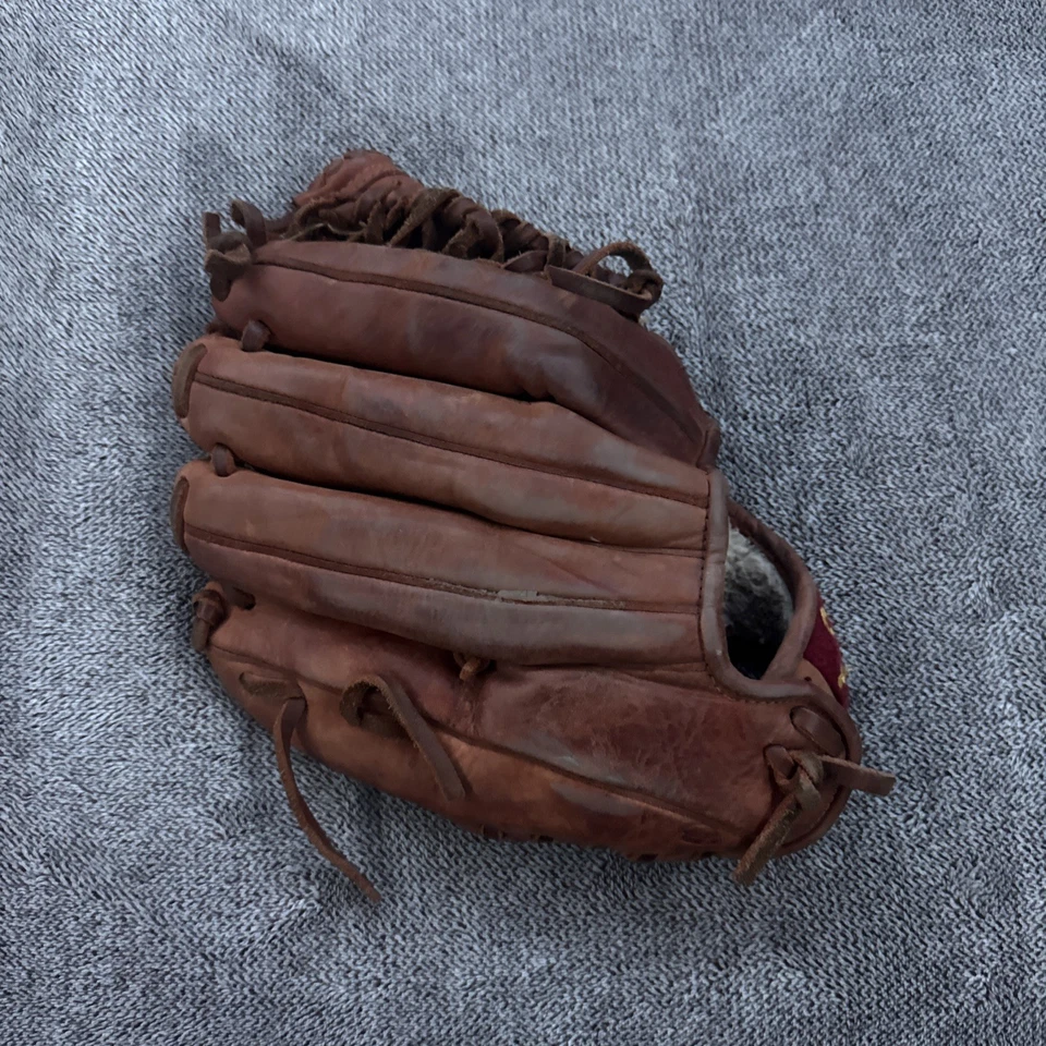 Shoeless Joe Professional 34 Inch 3400CMR Baseball Catcher's Mitt - Right Throw - Image 4 of 4