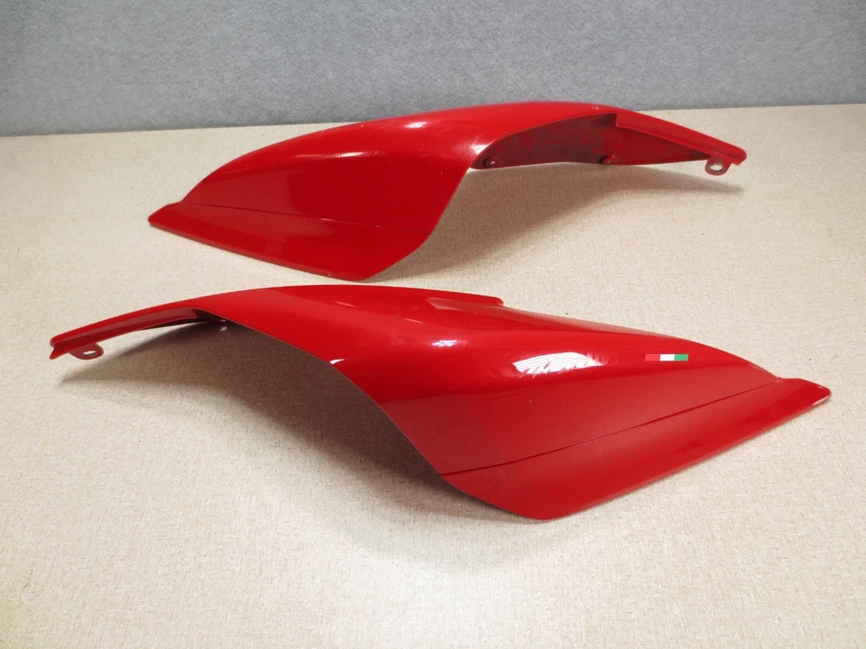 Carenados traseros izquierdo derecho Ducati 959 1299 Panigale OEM 48212021A 48212031A Foto 3 de 4