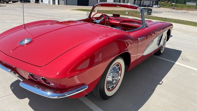 1961 Red Chevrolet Corvette   | C1 Corvette Photo 5