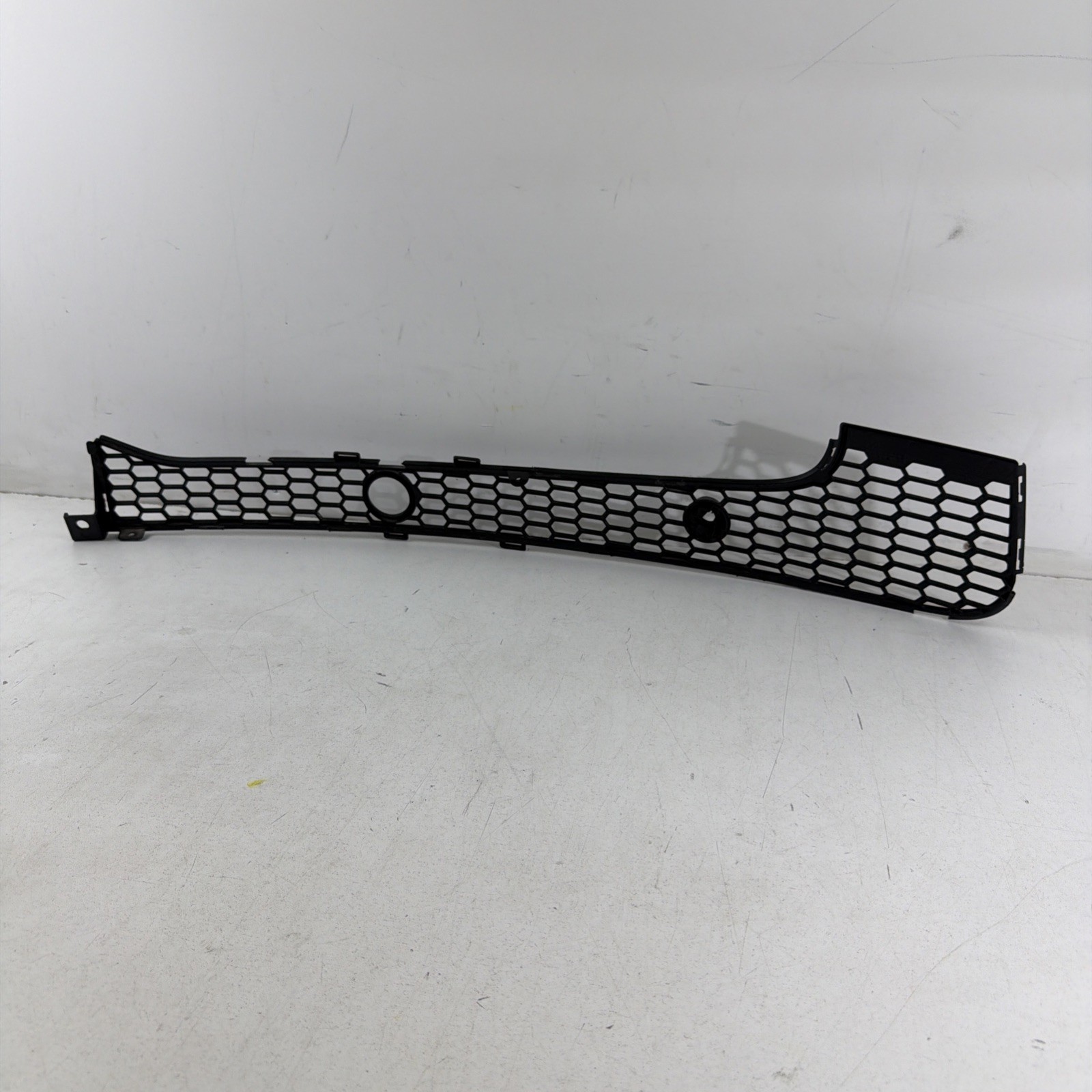 Aston Martin DBX Straight-Six 2021-2024 Front Right Lower Bumper grille