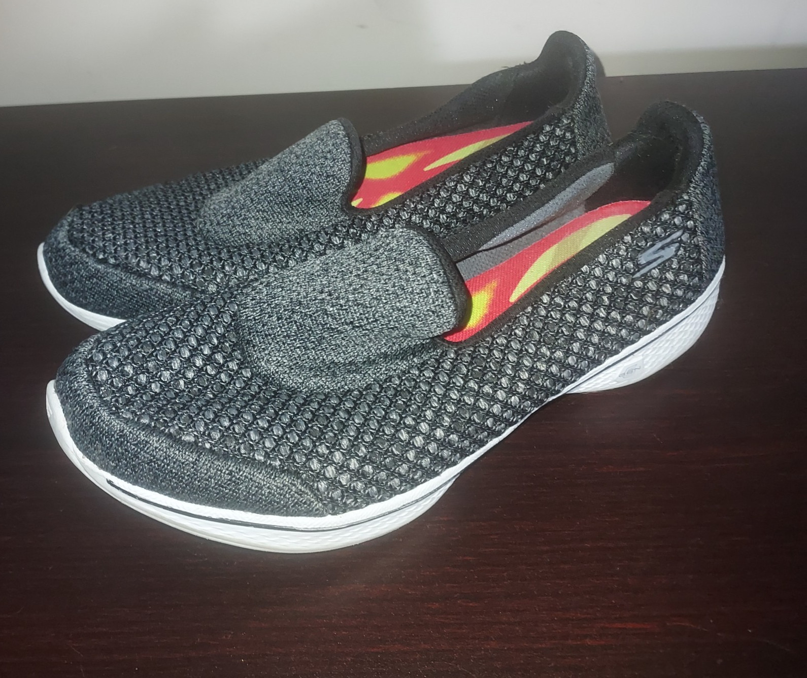 Skechers Women's Slip on Shoes 6.5 GO Walk 4  Walking Sneaker Comfort Black