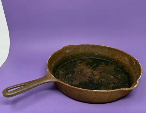 Griswold Cast Iron Skillet No 8 704H Small Logo Erie Antique Vintage