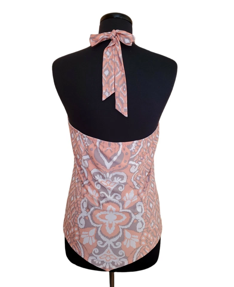 Blusa INC International Concepts feminina floral buraco na fechadura tamanho G.  - Imagem 2 de 4