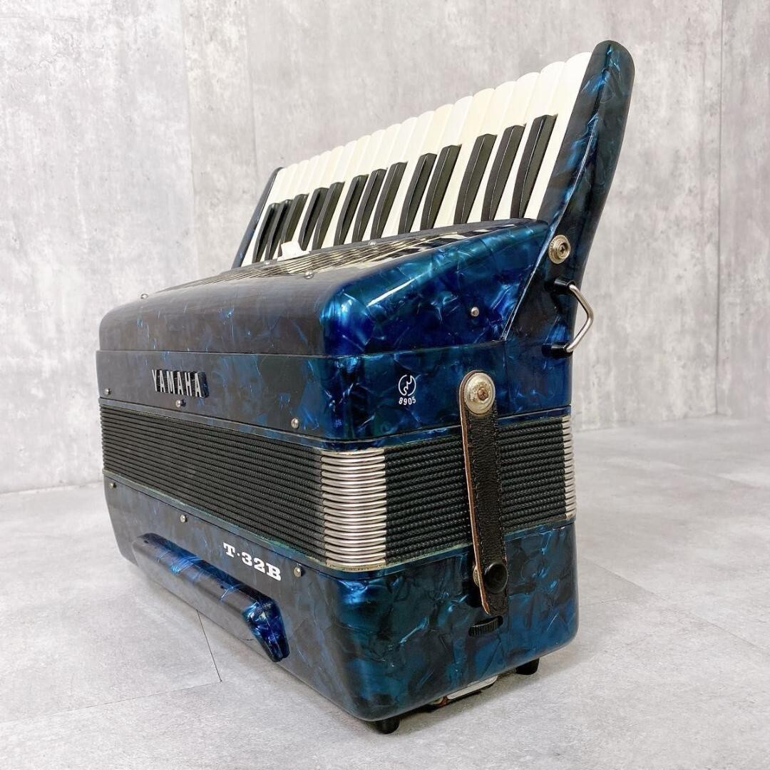 YAMAHAアコーディオンT・32 YAMAHA T-32B Tenor Accordion 32-Key - Retro Blue, Used