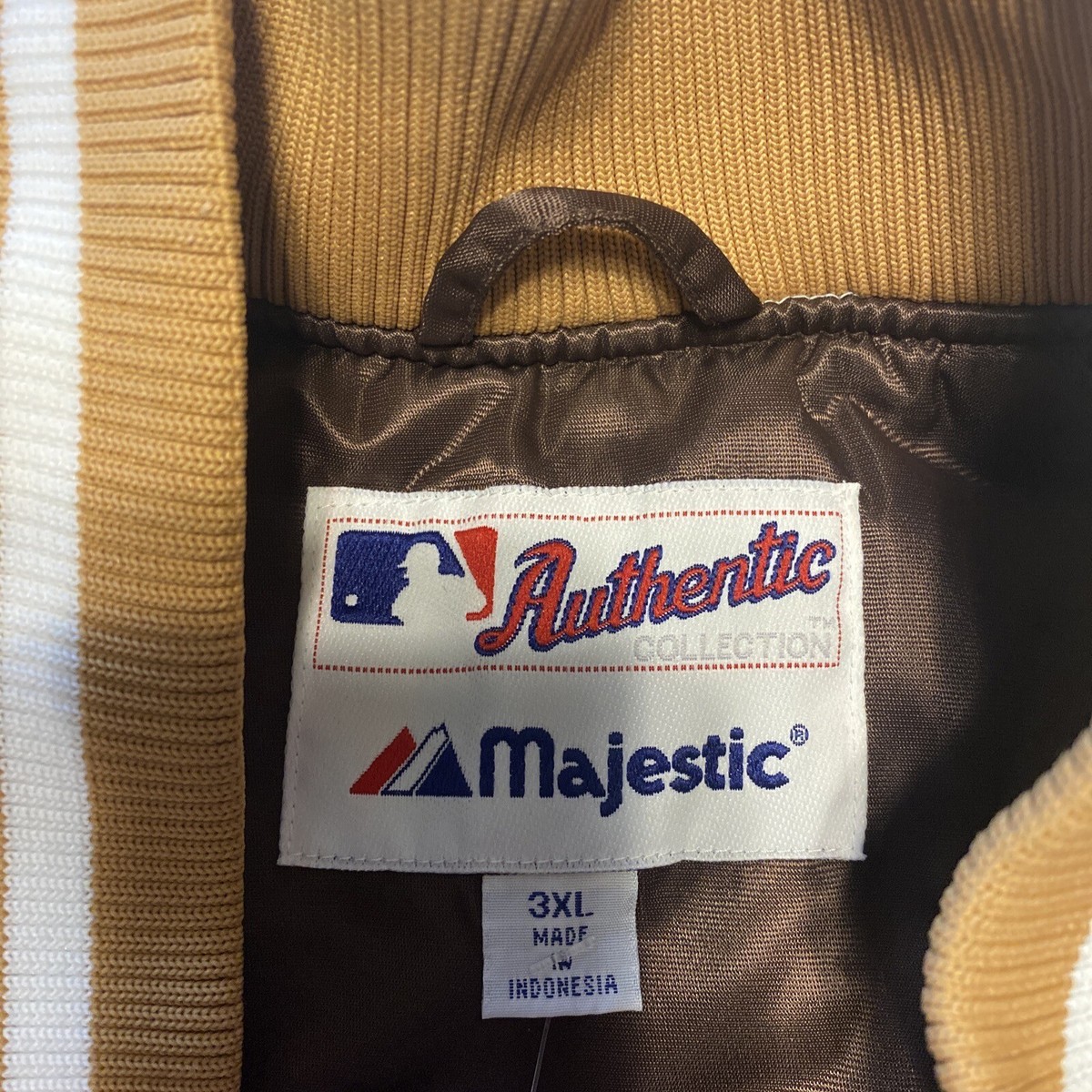 NWT Vtg Majestic New York Yankees Satin Bomber Jacket Size NWT Vtg Majestic New York Yankees Satin Bomber Jacket Size