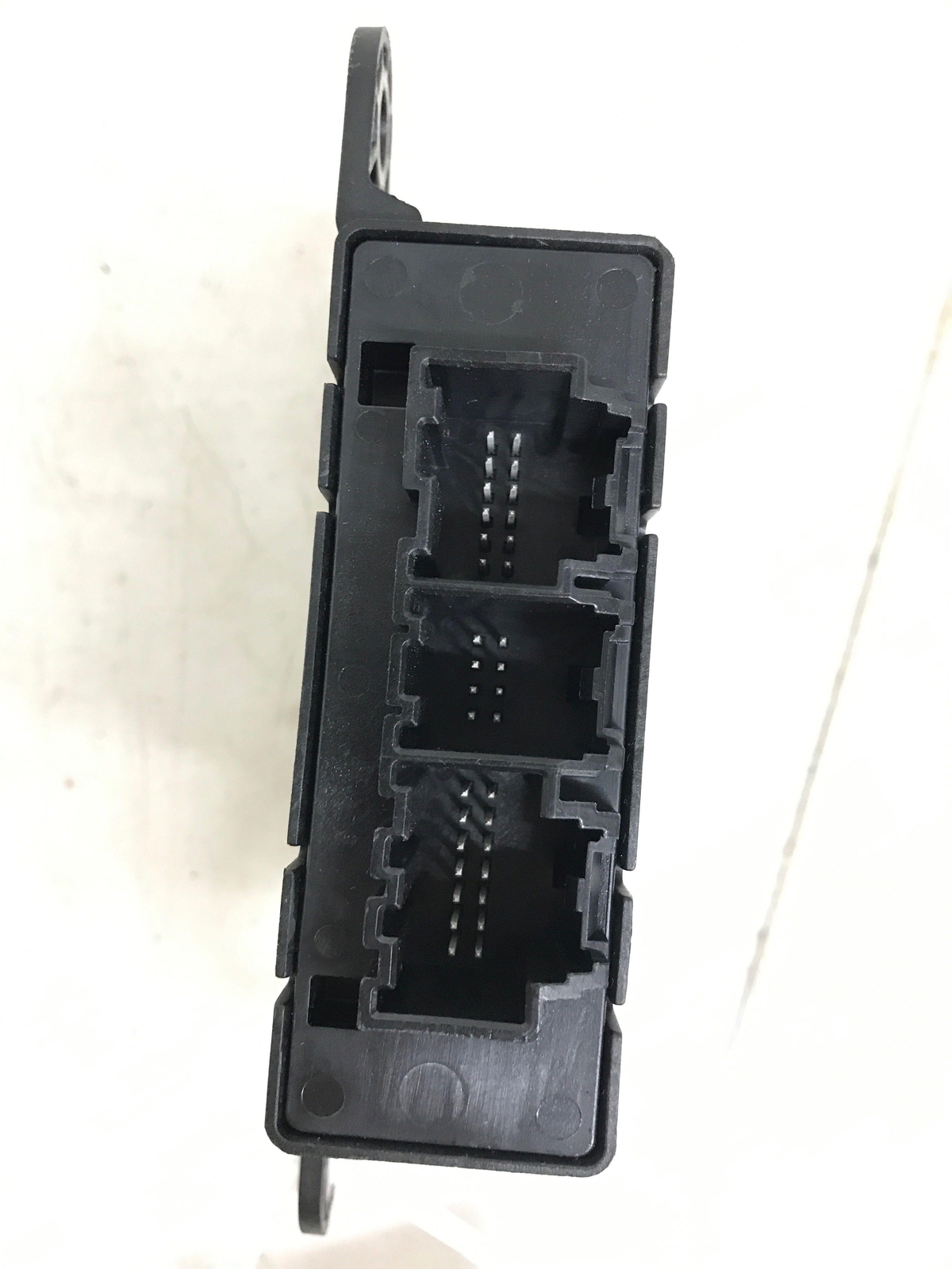 2017 - 2022 MASERATI LEVANTE OEM PARK ASSIST CONTROL MODULE UNIT 670032406