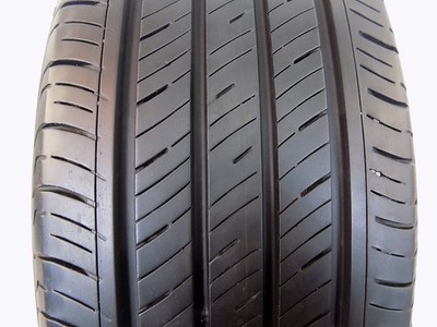 P235/65R17 Kumho Solus TA31 104 H Used 7/32nds