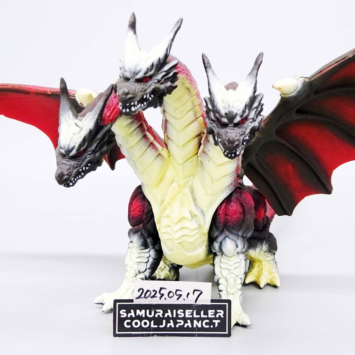 BANDAI デジタルモンスターII ホワイト/レッド Amazon.co.jp: デジタルモンスター Ver.2 ホワイト : おもちゃ