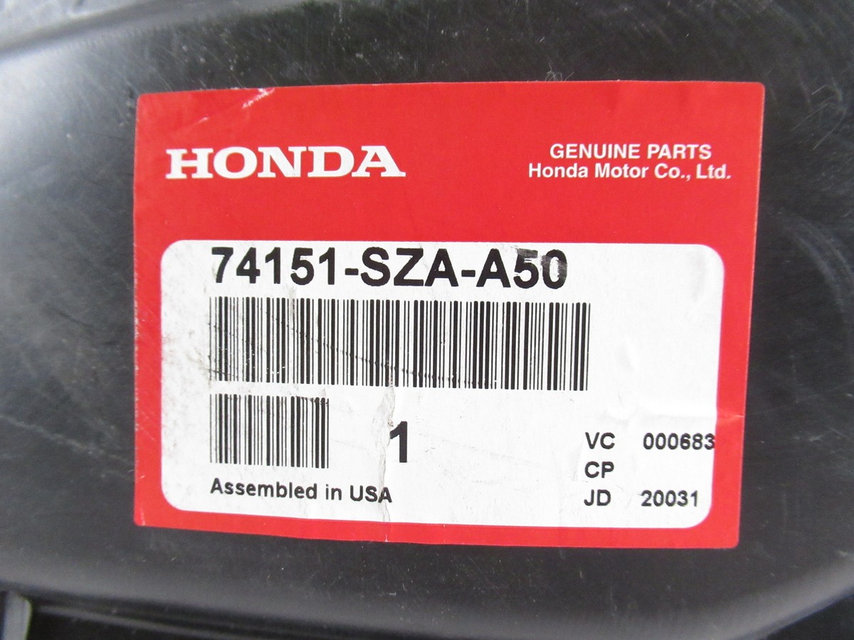 Genuine OEM Honda 74151-SZA-A50 Left Front Inner Fender Liner 2012