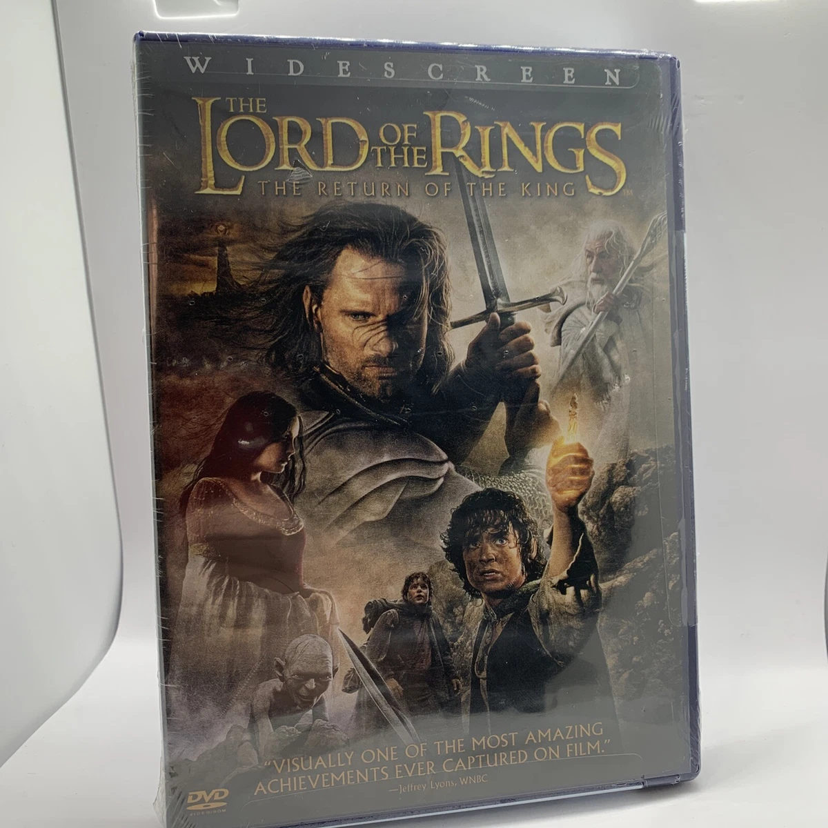 USA. Minas Tirith - the city of Gondor in a scene from (C)New Line Cinema  film: The Lord of the Rings: The Return of the King (2003) . PLOT: Gandalf  and Aragorn