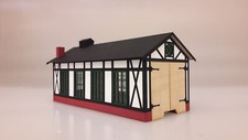 1160 Kleiner Schmalspur-Fachwerk-Lokschuppen H0 Lasercut-Bausatz neu und OVP