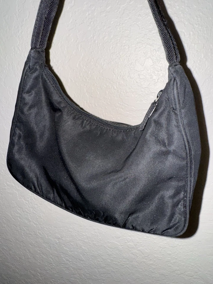 Mini bolso de hombro deportivo de nailon Prada Foto 4 de 4