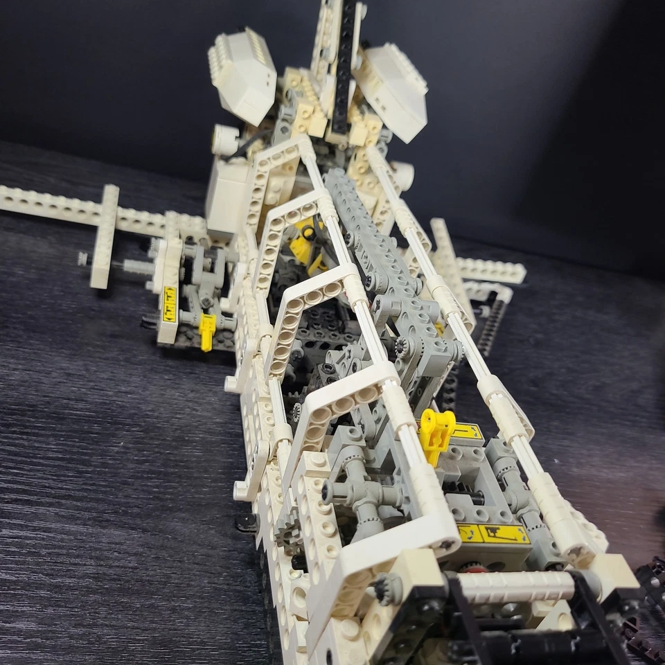 Vintage LEGO Technic 8480 Space Shuttle RARE *READ* 🟦 - Image 4 of 4