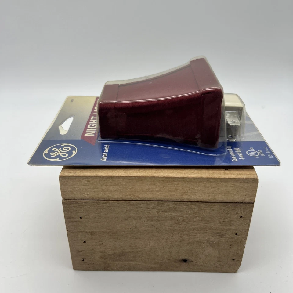 Mini lámpara enchufable de luz nocturna GE de colección rara con interruptor de encendido/apagado de pantalla 4W-125V Foto 4 de 4