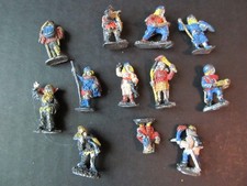 12 vintage lead soldiers Medieval England
