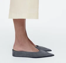 COS SS 2025 Runway Pointed Suede Mules Size 41 MADE IN ITALY Leather NWOB $350