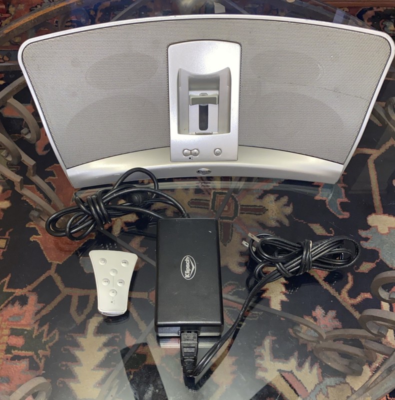 Klipsch IGroove Model 1000330 iPod Portable Speaker System W/ Cord & Remote￼