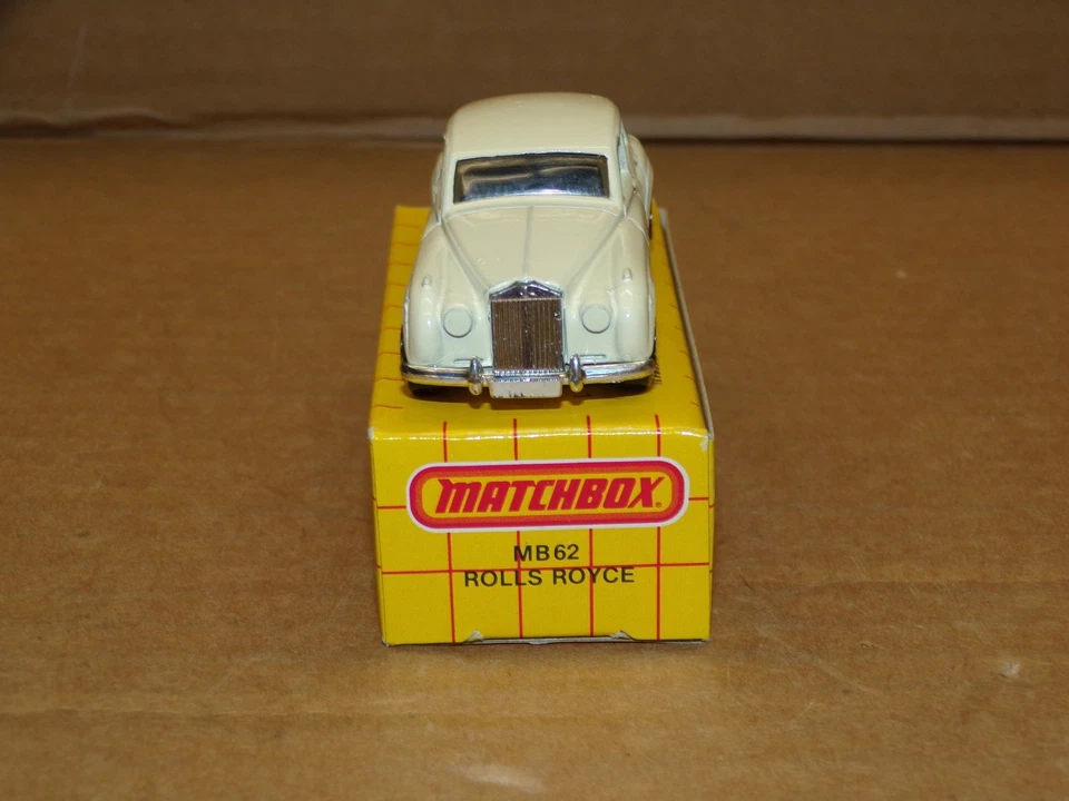 VINTAGE MATCHBOX SUPERFAST MB62 ROLLS ROYCE SILVER CLOUD ~ DATED 1985 ~ NOS - Image 2 of 4