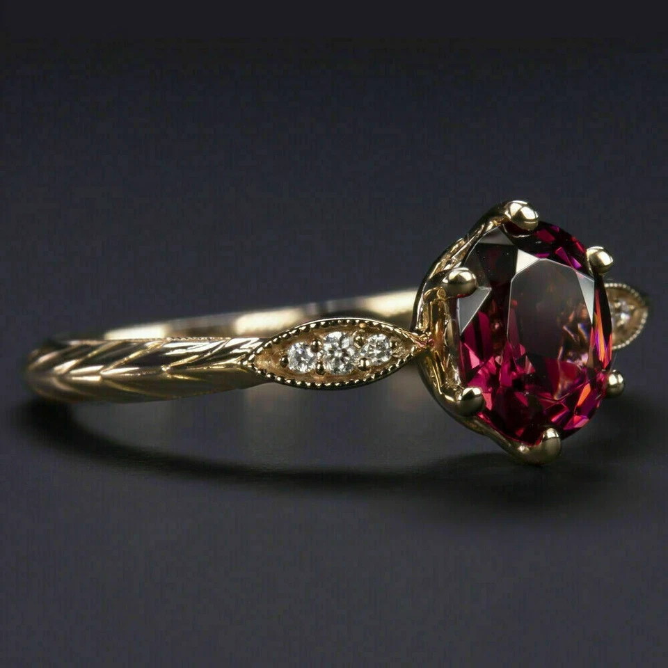Anillo de compromiso para mujer granate rojo simulado corte ovalado de 2 quilates acabado oro amarillo de 14 k Foto 3 de 4