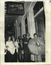 1975 Press Photo Heritage Hall Manager Paul Lentz and ticket lady Ann Lane
