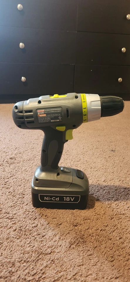 Taladro inalámbrico Craftman Evolv Ni-Cd 18V Foto 2 de 2