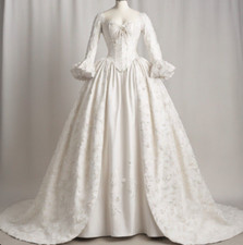 Luxury Vintage Costumes Victorian Wedding Dresses Princess Satin Bridal Gowns