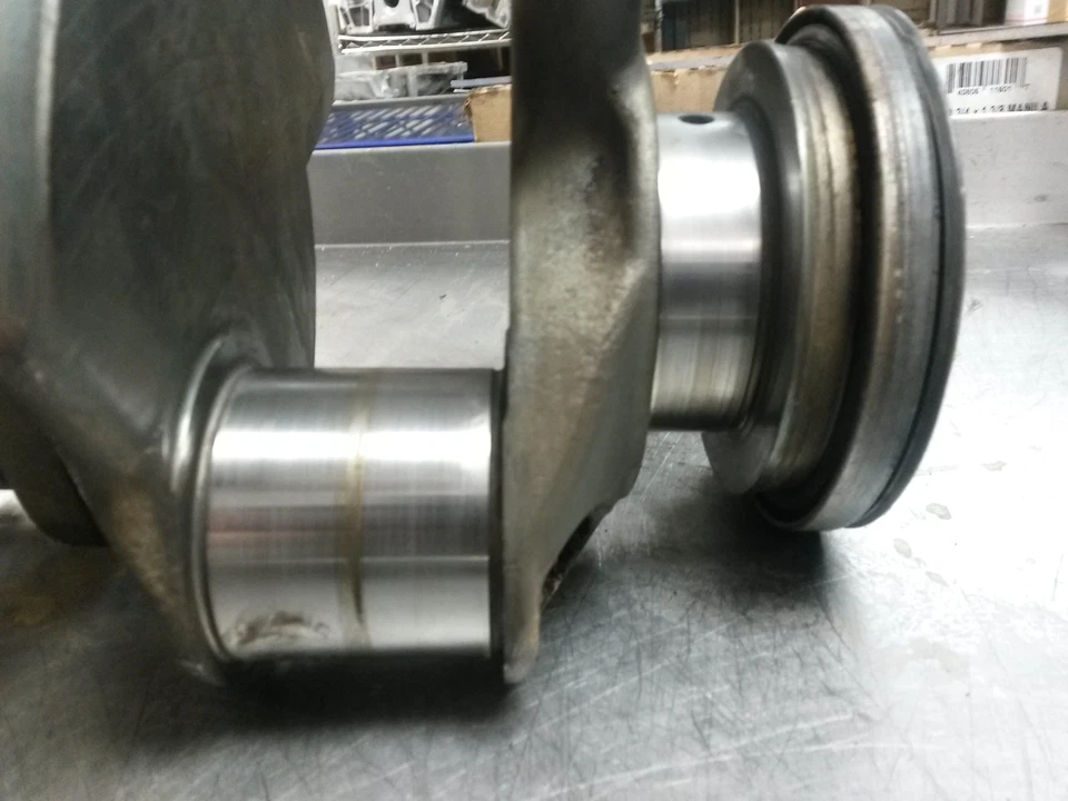 Cigüeñal estándar de 1999 Ford F-250 Super Duty 5,4 Foto 2 de 4