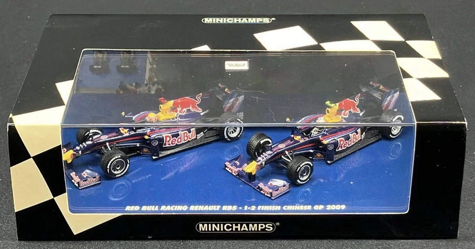Minichamps Red Bull Racing Renault RB5 1-2 Finish China 2009 Vetell / Webber - Image 4 of 4