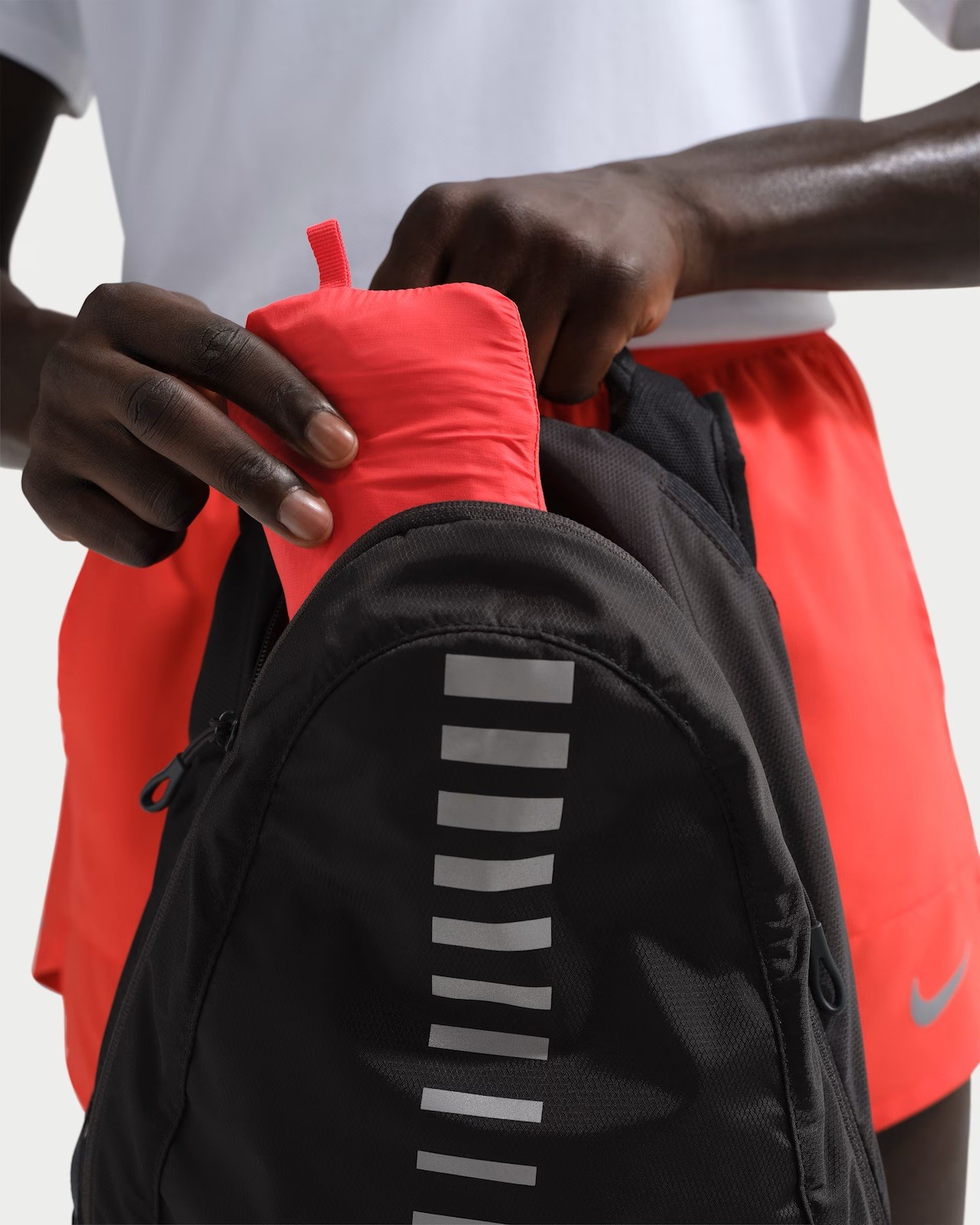 Size Small - Nike Stride Repel UV Running Jacket Men's Brand New Red - RRP £100! image 7