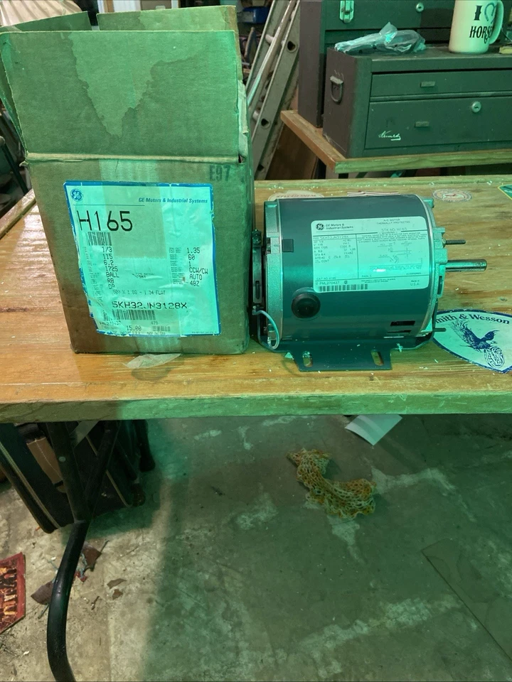 Motor GE Foto 2 de 2