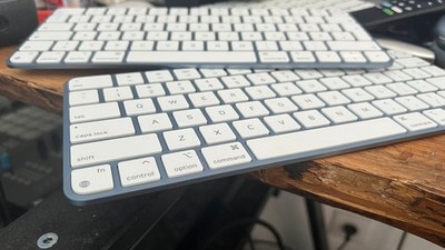 Magic Keyboard Touch ID (2021) Silber Qwertz DE A++