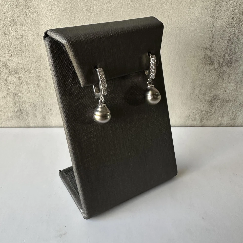 Estate Pearl and Diamond Drop Earrings in 14kt White Gold, Pre-Loved - Image 2 of 4