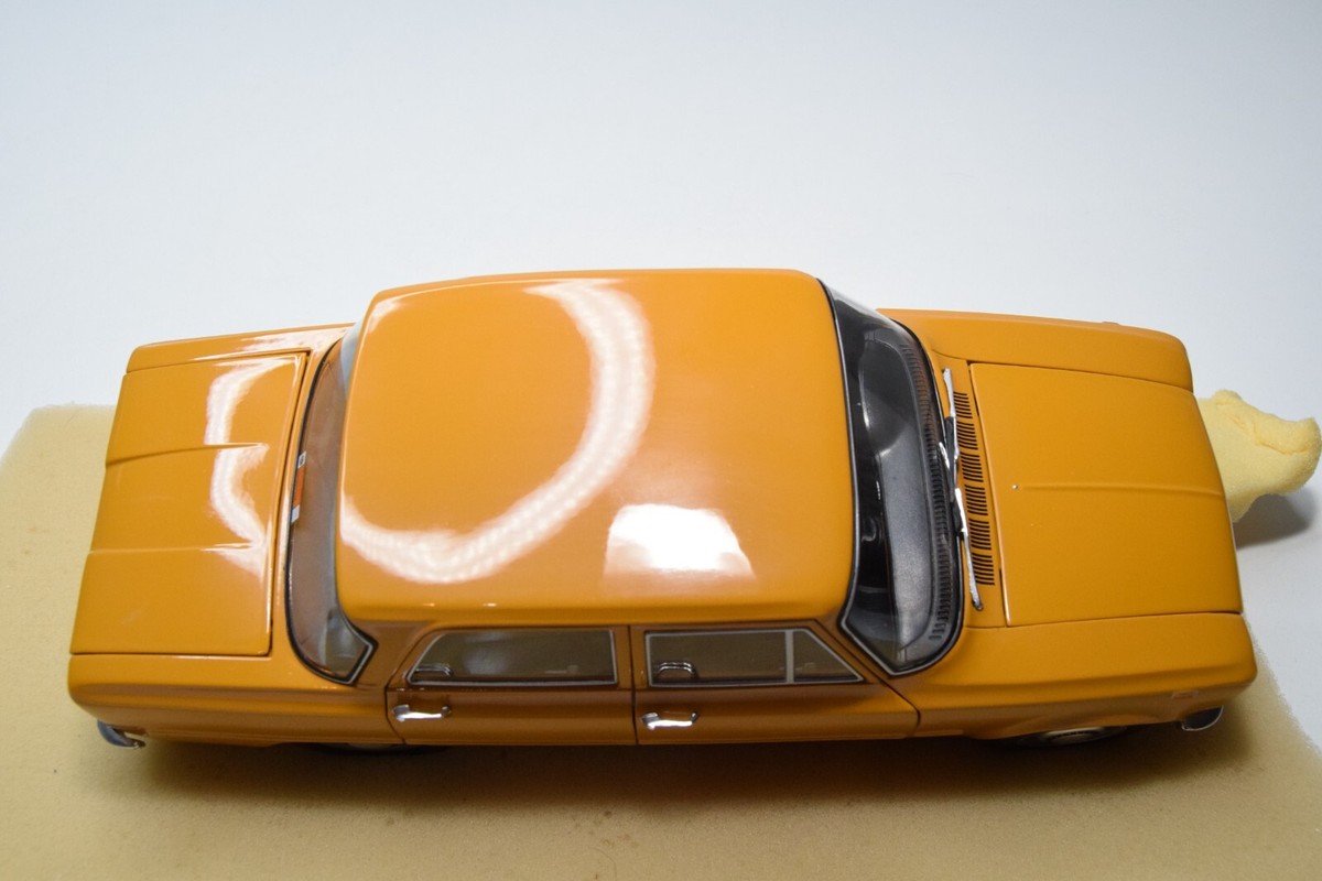 1/18 Minichamps Alfa Romeo Giulia 1300 Super 1970 (Neu (gemäss Beschreibung)) in Mirchel für CHF 300 – mit Lieferung auf kaufen