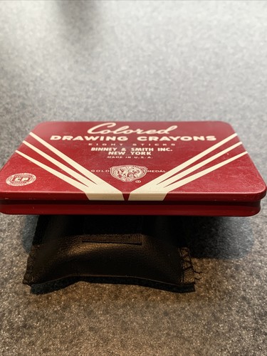 Binney & Smith Colored Drawing Crayons Tin Crayola Red 1950’s CP Mark VERY RARE - Picture 9 of 12
