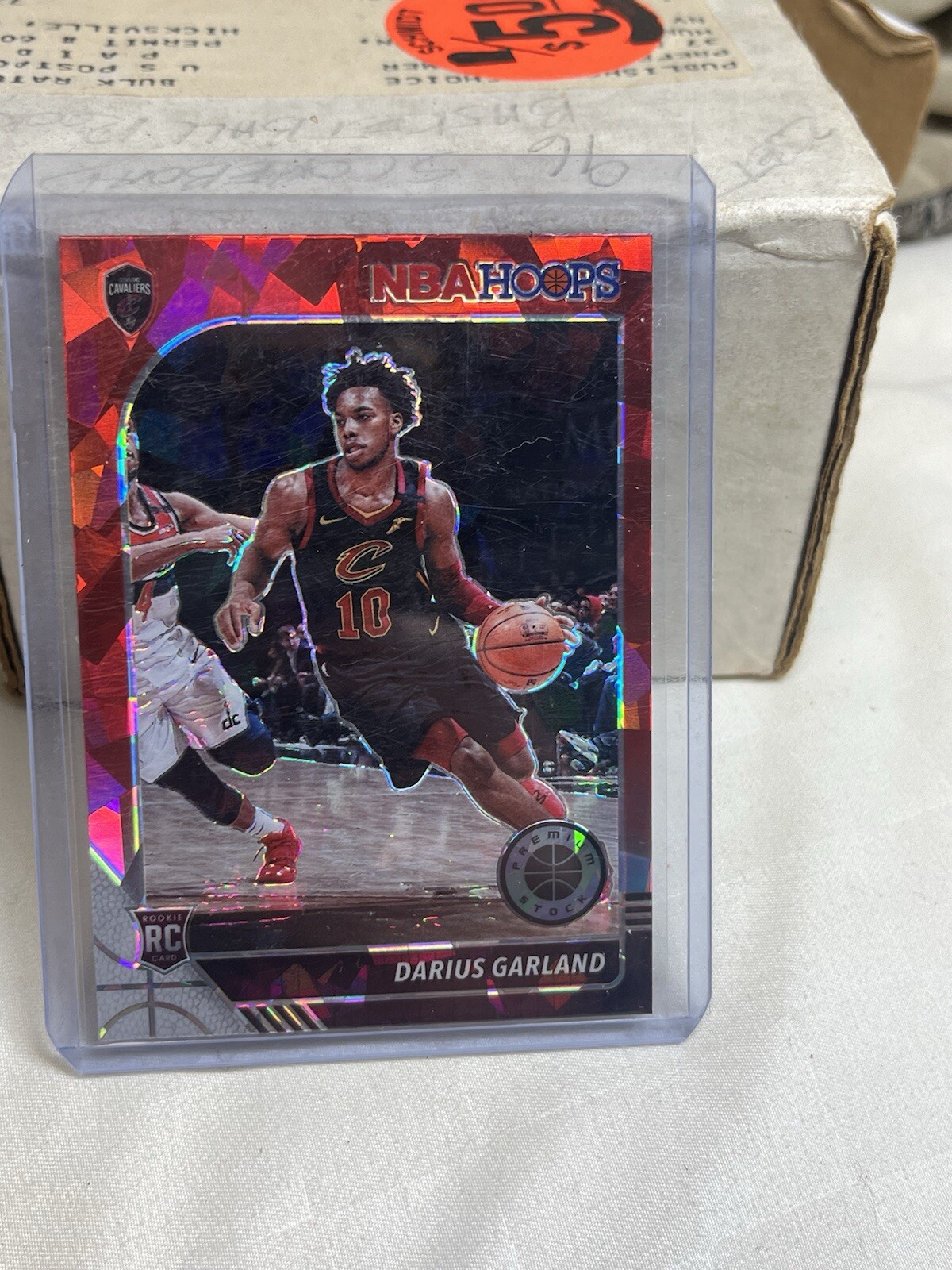 2019 NBA Hoops Premium Stock Red Cracked Ice Prizm Darius Garland #251 Rookie RC