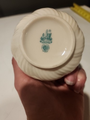 Vintage Belleek Yellow Ribbon Bow Ivory Porcelain Sugar Bowl Marked - Picture 4 of 8