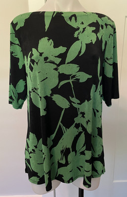 CHICOS Womens Knit TOP Short Sleeve GREEN Black Boat Neck FLORAL Size 2 (L)