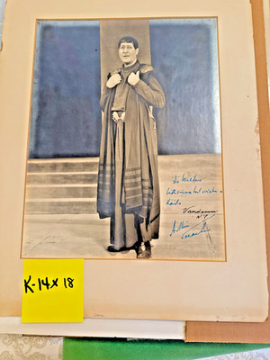 beautiful vintage photo by NYC photographer Florence Vandamm.