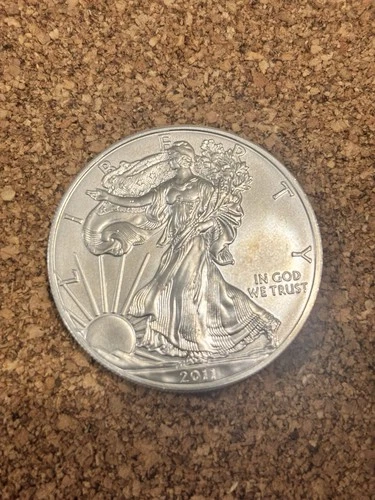 2011 American Silver Eagle 1 Troy Oz. .999 Fine Silver One Dollar