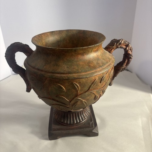 9 X 10 1/2 Handled Laurel Leaf Urn/Vase - Picture 4 of 6