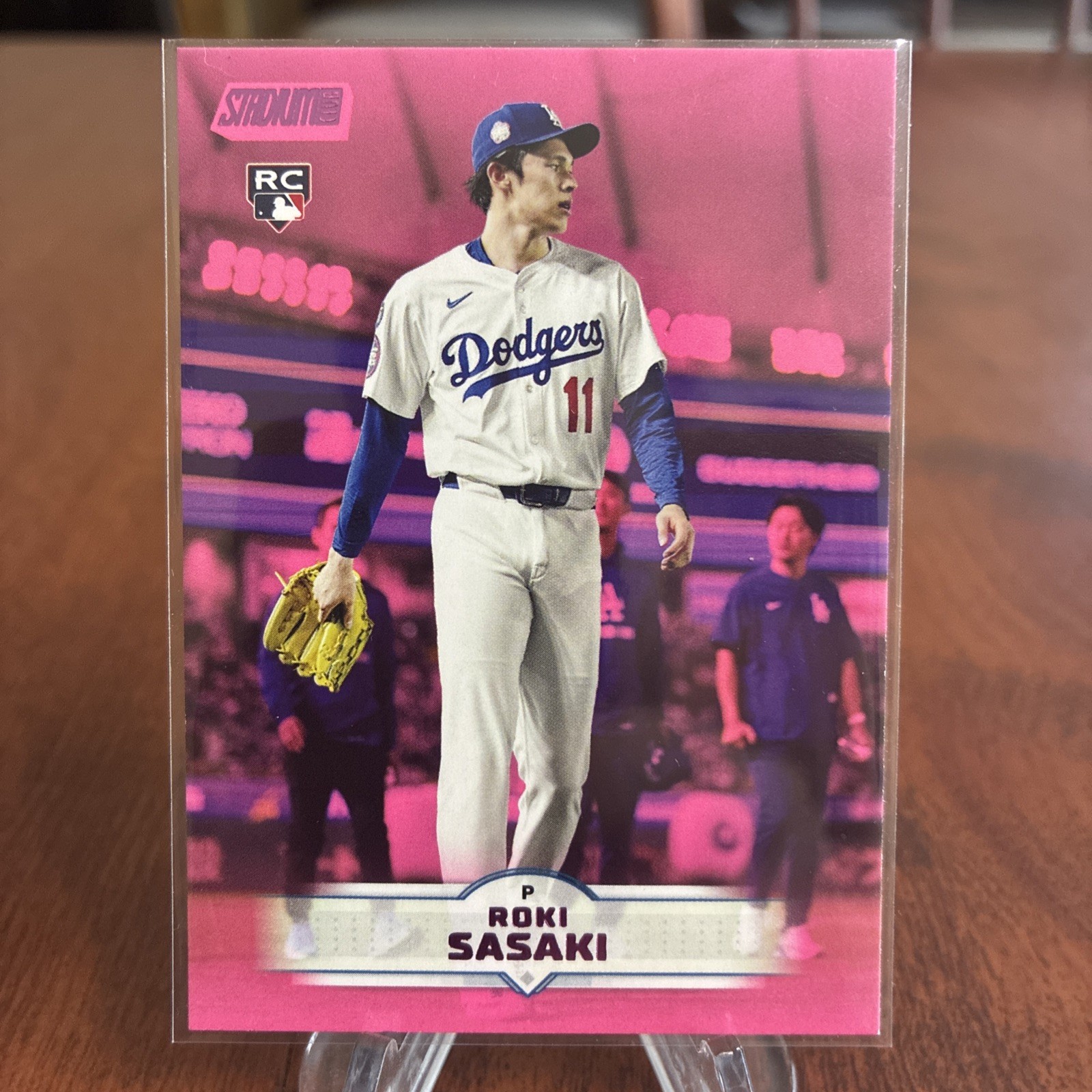 Roki Sasaki 2025 Topps Stadium Club #187 Pink Foil Price Guide 