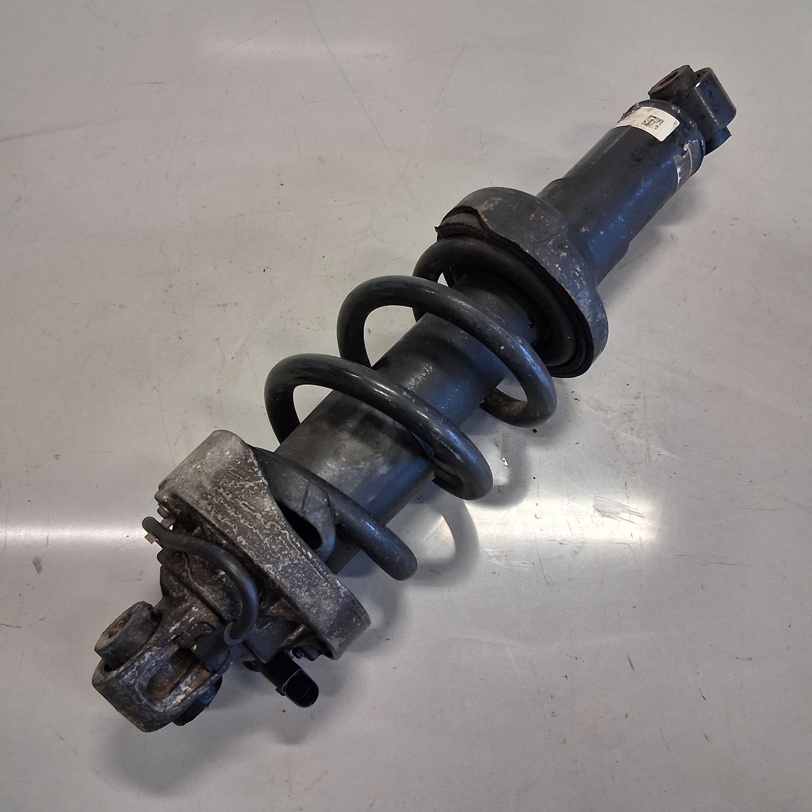 2011-2015 Audi R8 front air suspension shock absorber strut spring OEM