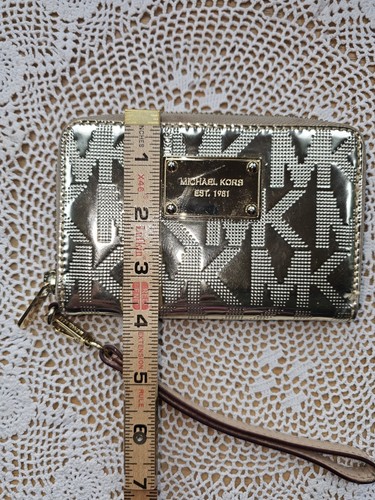 Michael Kors Gold Patent Leather Zip Around Wallet Wristlet Signature - Picture 10 of 10