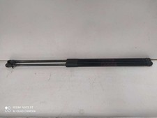 Verin de hayon / de capot Infiniti Q30