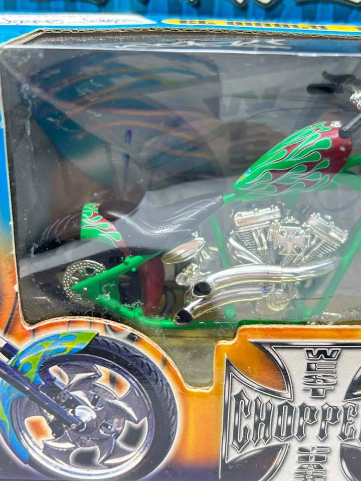 Jesse James West Coast Choppers El Diablo II Modelo Escala 1:18 Verde JJ04-18-12 Foto 4 de 4