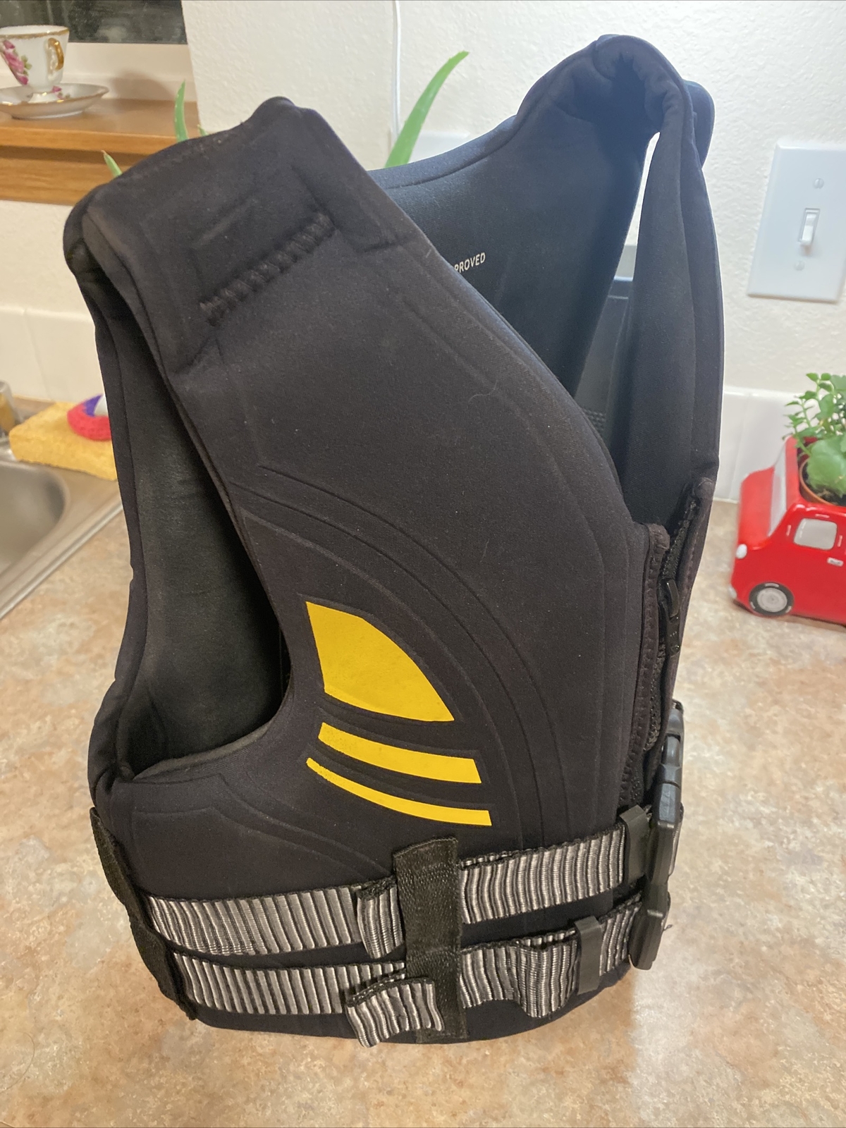 JOBE Life Jacket Vest Youth 5090 Lbs Water Ski Neoprene Vest USCG