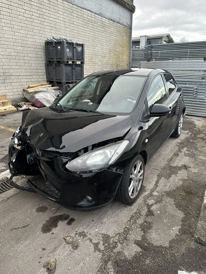 Mazda 2 zu verkaufen ab Platz! - Bild 2 von 4